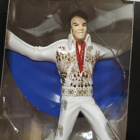 Elvis Presley On Tour 1972 White Caped and Jumpsuit with Red Scarve Keepsake… - Picture 9 of 13